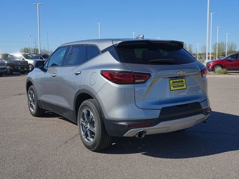 Used 2025 Chevrolet Blazer LT AWD/4WD image 8