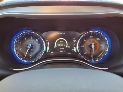 Used 2022 Chrysler Pacifica Touring w/ S Appearance Package image 6