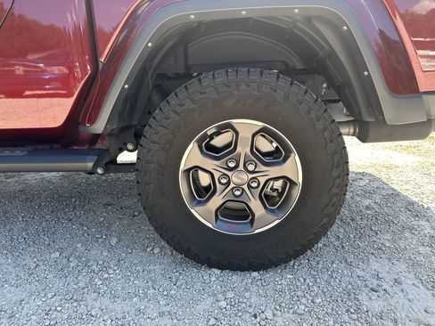Used 2021 Jeep Gladiator Sport image 20