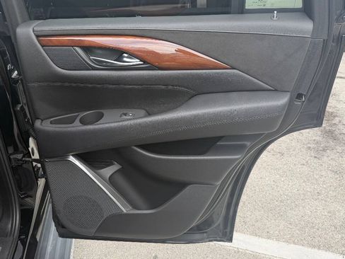 Used 2018 Cadillac Escalade 2WD image 19