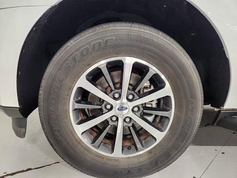 Used 2018 Ford Expedition XLT RWD image 8