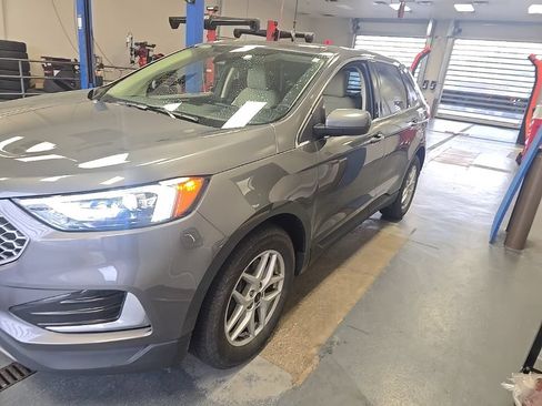 Used 2023 Ford Edge SEL AWD/4WD image 2