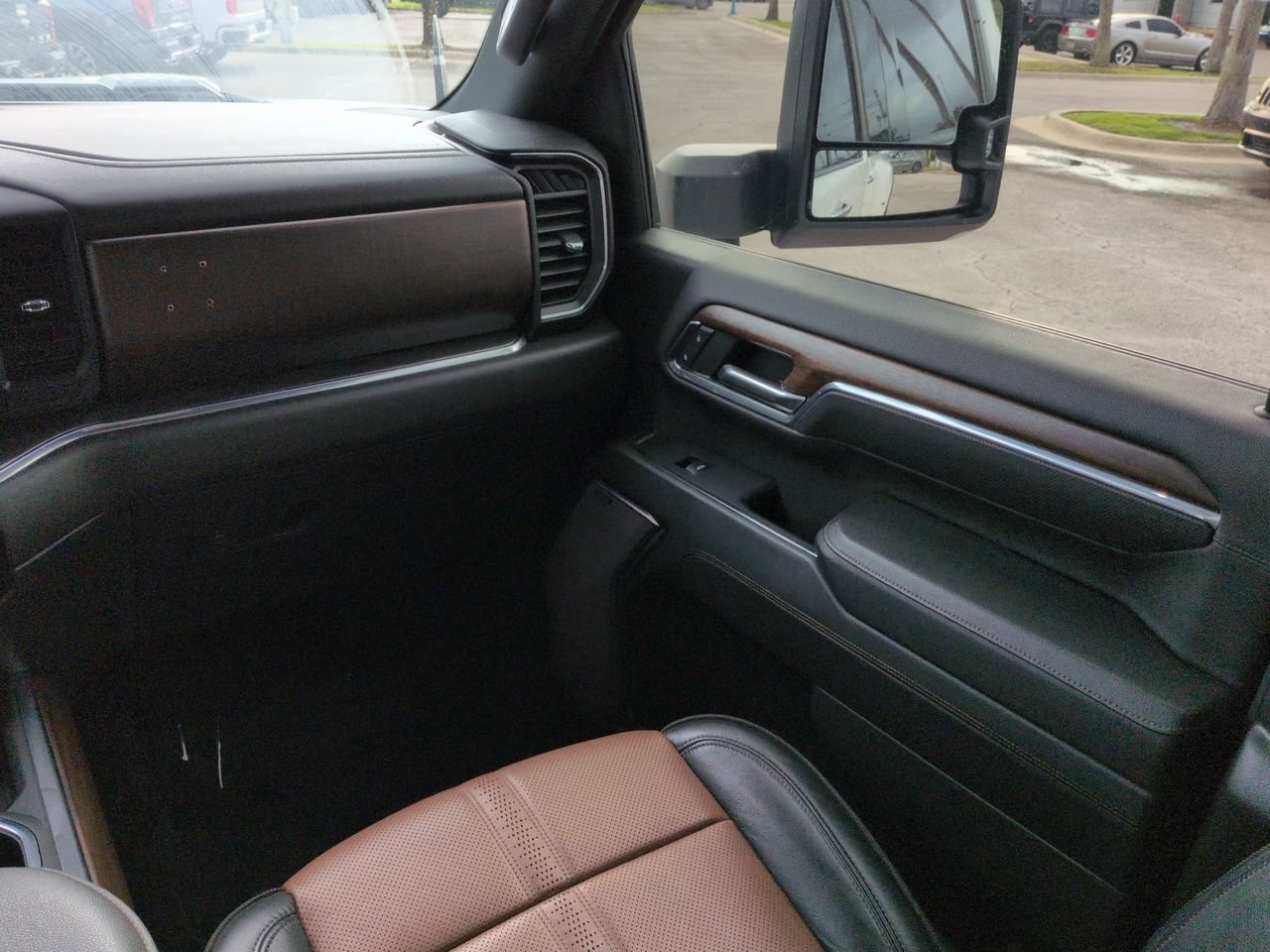 Used 2024 Chevrolet Silverado 3500 High Country w/ High Country Premium Package AWD/4WD image 16