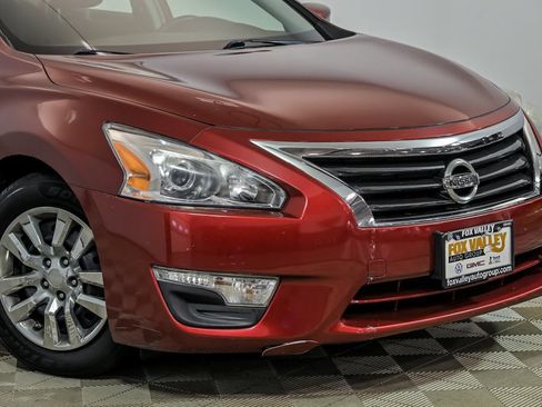 Used 2013 Nissan Altima 2.5 S FWD image 2