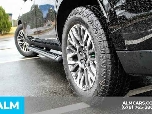 Used 2025 Chevrolet Tahoe Z71 w/ Z71 Off-Road Package AWD/4WD image 14