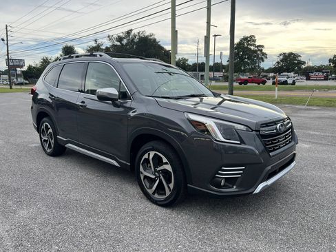 Used 2023 Subaru Forester Touring AWD/4WD image 4