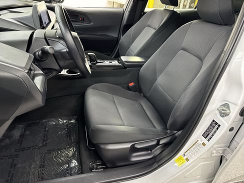 Used 2025 Toyota Prius LE AWD/4WD image 14