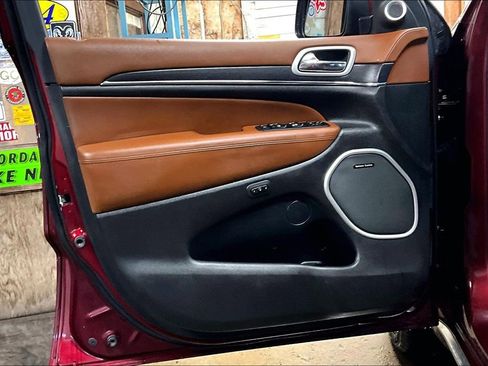 Used 2018 Jeep Grand Cherokee Summit w/ Platinum Series Group image 21