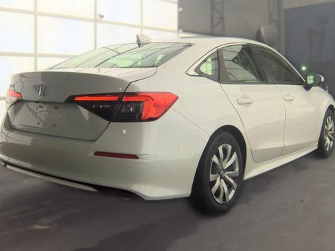 Used 2022 Honda Civic LX image 3