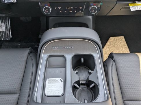 Used 2026 Hyundai Palisade FWD Hybrid image 23