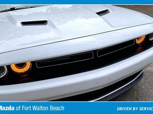 Used 2019 Dodge Challenger SXT RWD image 28