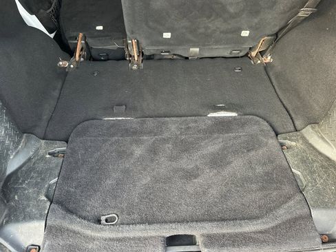 Used 2018 Jeep Wrangler Unlimited Sahara w/ Connectivity Group image 15