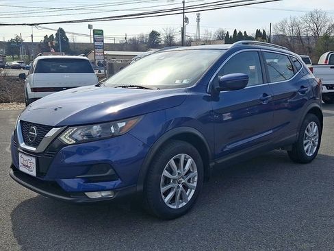 Used 2022 Nissan Rogue Sport SV image 3