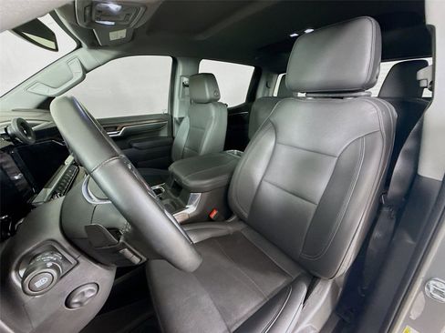 Used 2023 GMC Sierra 1500 SLT w/ SLT Premium Package RWD image 2