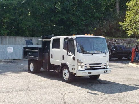 New 2024 Isuzu NPR RWD image 3