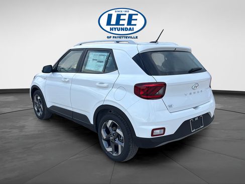 New 2026 Hyundai Venue SEL FWD image 5