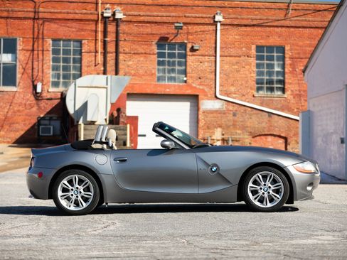 Used 2004 BMW Z4 3.0i image 6