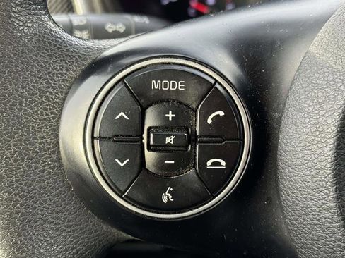 Used 2022 Kia Soul LX image 13
