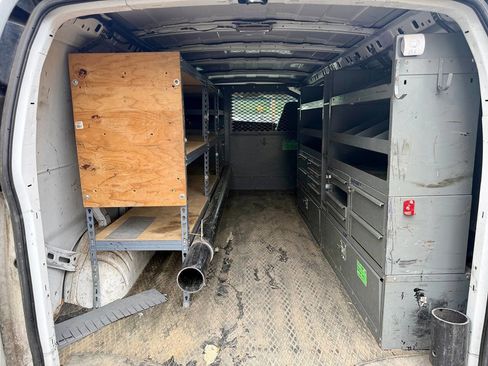 Used 2008 Chevrolet Express 2500 Extended RWD image 12