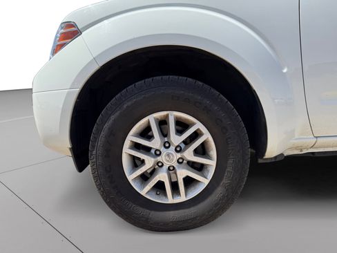 Used 2019 Nissan Frontier SV RWD image 9