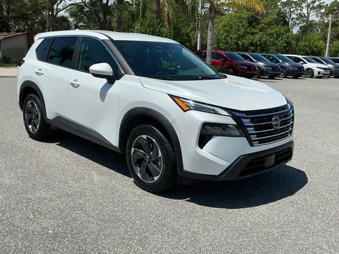 Used 2024 Nissan Rogue SV FWD image 10