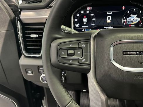 Used 2025 GMC Sierra 2500 Denali w/ Technology Package AWD/4WD image 17
