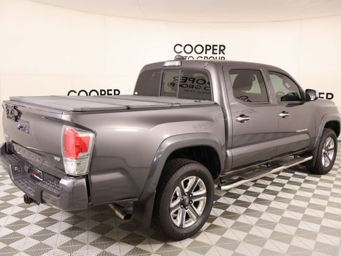 Used 2016 Toyota Tacoma Limited w/ Towing Package image 22