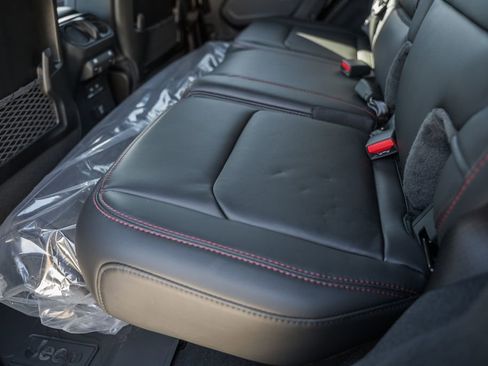 New 2025 Jeep Wrangler Rubicon w/ Convenience Group image 32