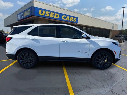 Used 2023 Chevrolet Equinox RS AWD/4WD image 2