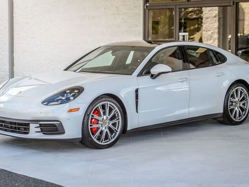 Used 2020 Porsche Panamera image 6