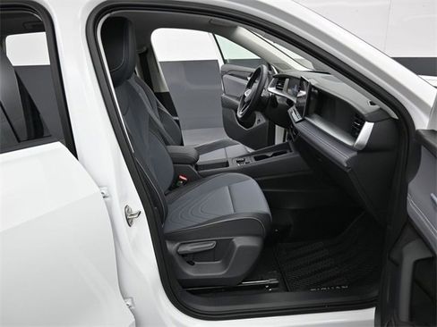 New 2026 Volkswagen Tiguan SE image 14