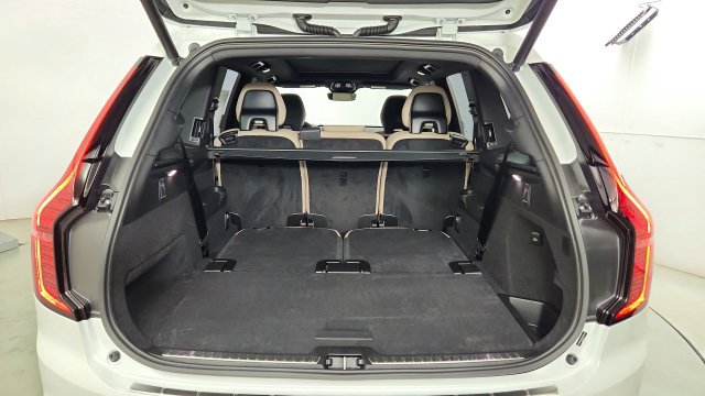 Used 2026 Volvo XC90 B6 Plus w/ Protection Package AWD/4WD image 46