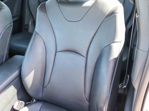Used 2016 Toyota Prius Three Touring FWD image 17
