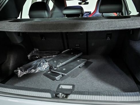 Certified 2025 Volkswagen GTI SE FWD image 9