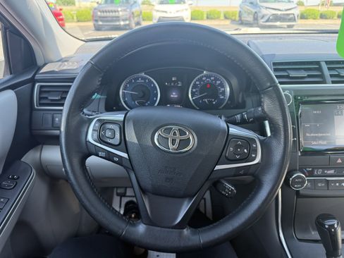 Used 2015 Toyota Camry XLE w/ Convenience Package FWD image 25