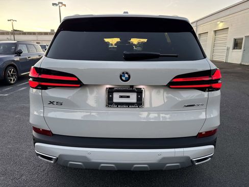 New 2026 BMW X5 xDrive40i w/ Parking Assistance Package image 4