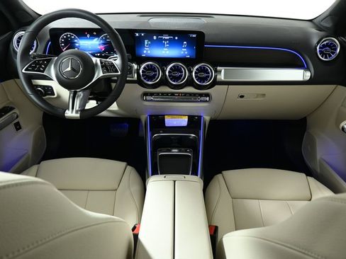 New 2026 Mercedes-Benz GLB 250 4MATIC image 4