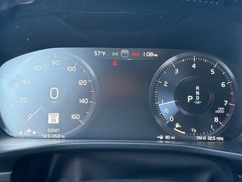 Certified 2022 Volvo XC40 T5 R-Design w/ Advanced Package image 17