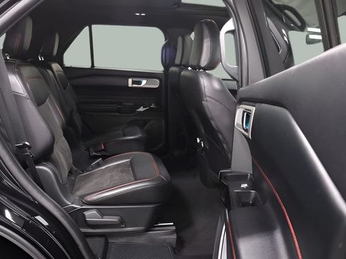 Used 2023 Ford Explorer ST-Line AWD/4WD image 18