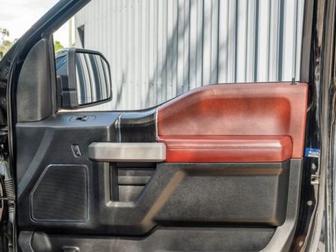 Used 2018 Ford F150 Platinum w/ Equipment Group 701A Luxury image 44