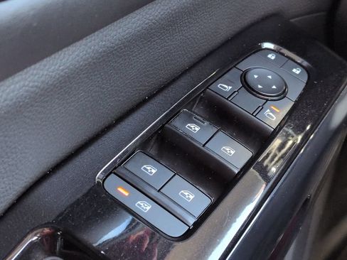 Used 2022 Nissan Pathfinder SV FWD image 23