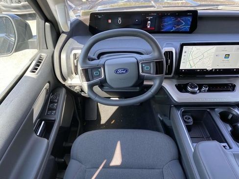New 2025 Ford Expedition Max Active image 10