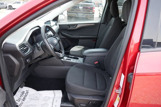 Used 2023 Ford Escape Active AWD/4WD image 2