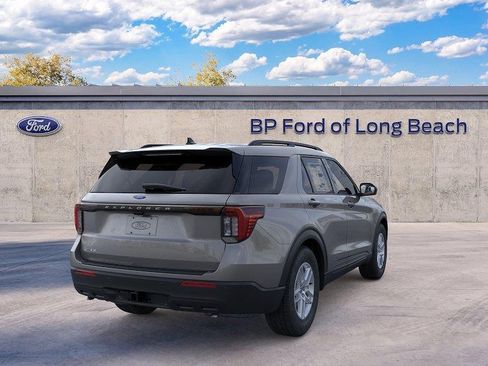 New 2026 Ford Explorer Active RWD image 8