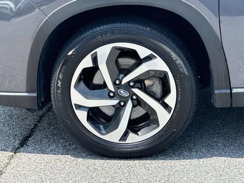 Used 2023 Subaru Forester Touring AWD/4WD image 9