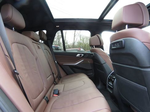 Used 2021 BMW X5 xDrive40i w/ Premium Package AWD/4WD image 16