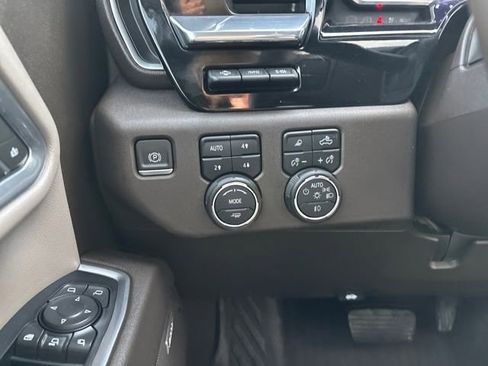 Used 2024 Chevrolet Silverado 3500 LTZ w/ LTZ Premium Package image 17