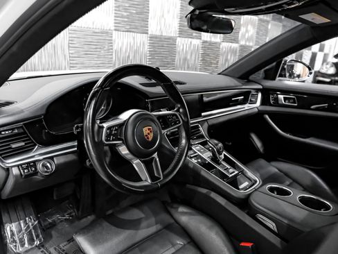 Used 2018 Porsche Panamera 4 w/ Premium Package Plus AWD/4WD image 3
