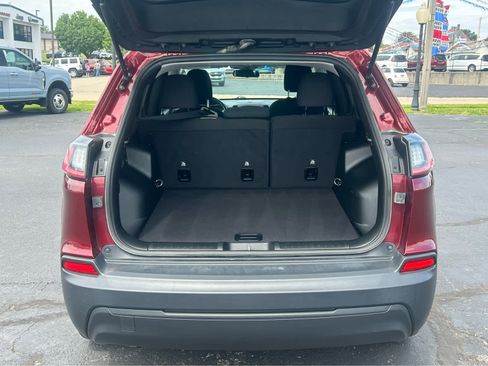 Used 2020 Jeep Cherokee Latitude w/ Cold Weather Group AWD/4WD image 6