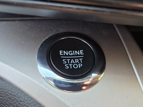 Used 2022 Ford Explorer XLT RWD image 29